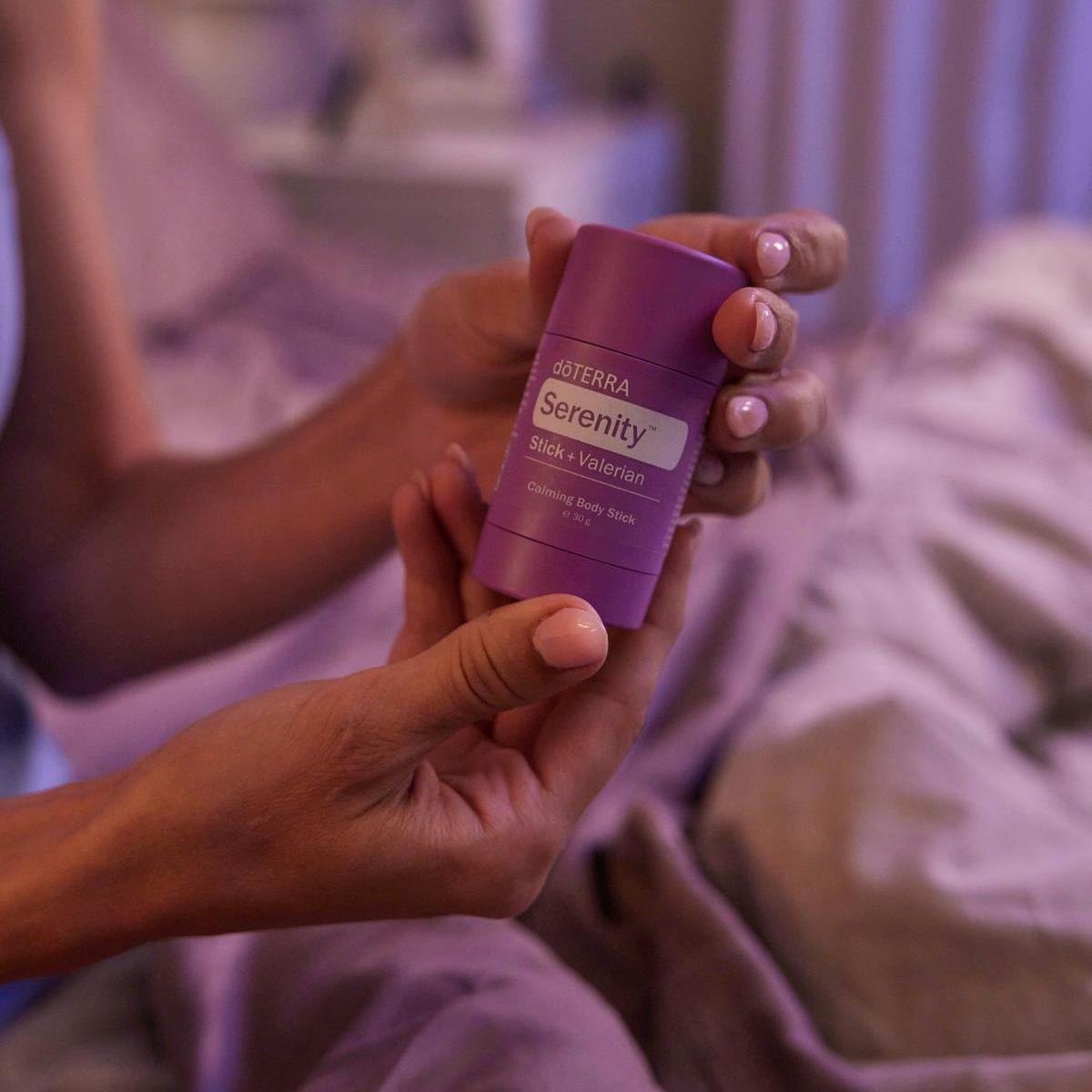 Barra Serenity y Valeriana dōTERRA 30g - fotografía de estudio sobre fondo claro