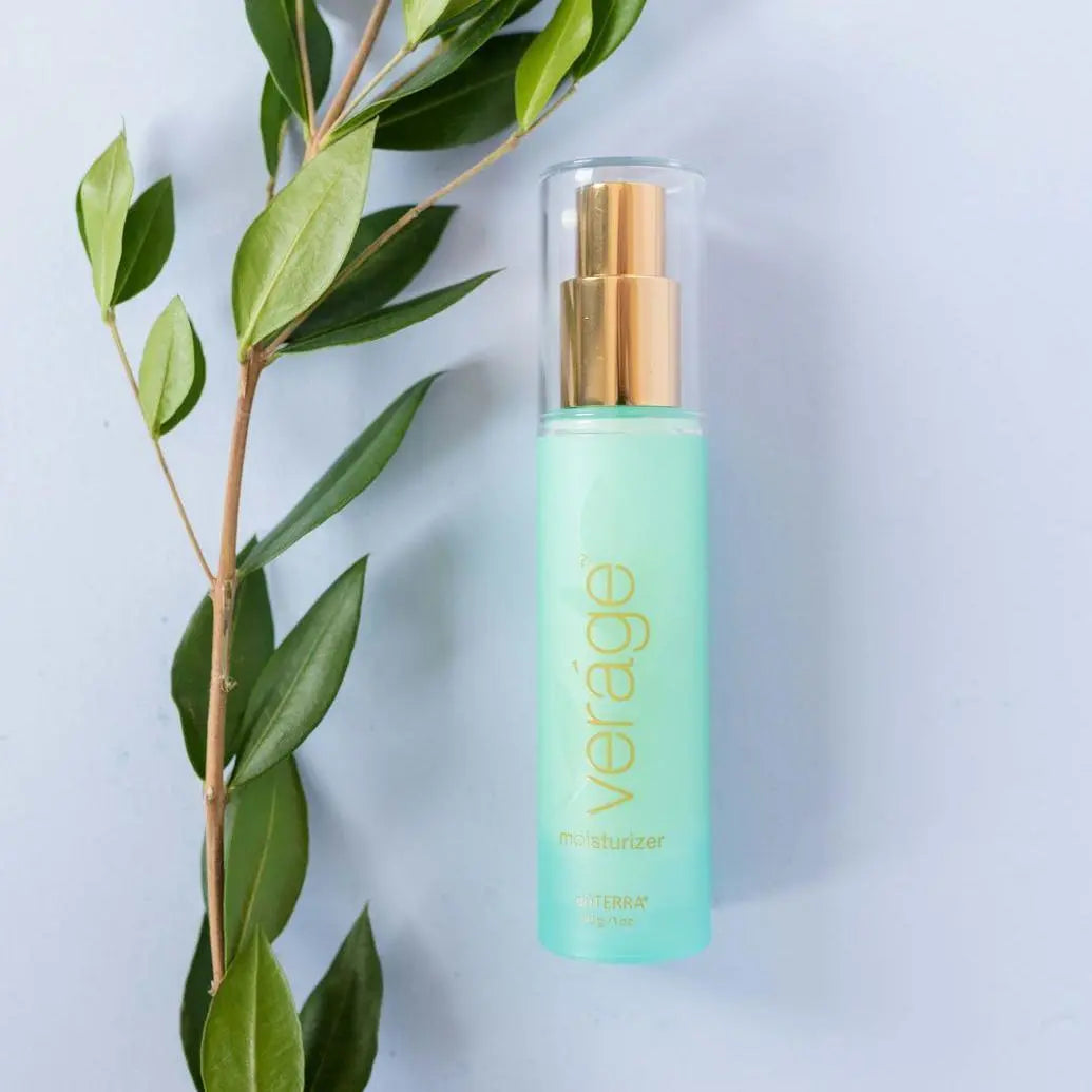 Crema Hidratante Veráge dōTERRA 30ml — frasco en estudio fondo claro