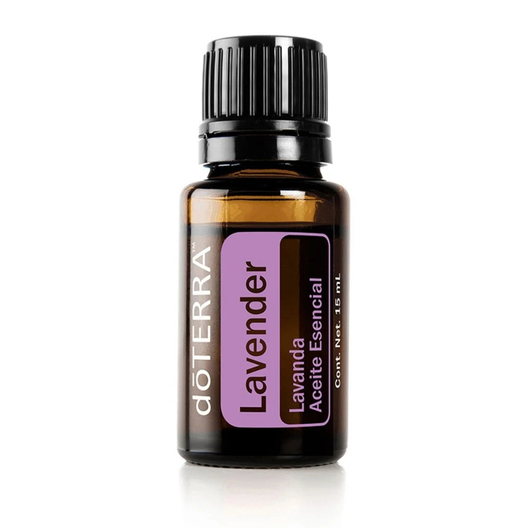 Frasco de aceite esencial de Lavanda 15ml doTERRA, con fondo blanco, destacando su pureza y calidad terapéutica.