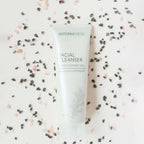 Limpiador facial dōTERRA 118ml - frasco sobre fondo blanco