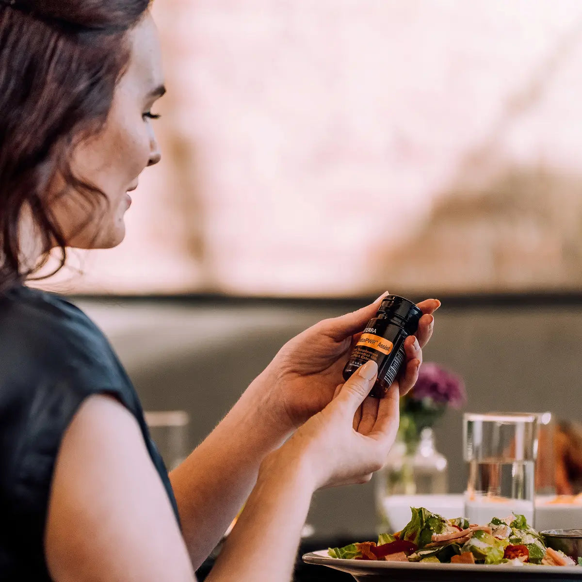 Meta-PWR™ Assist dōTERRA EU 30 cápsulas — frasco, foto de producto en estudio
