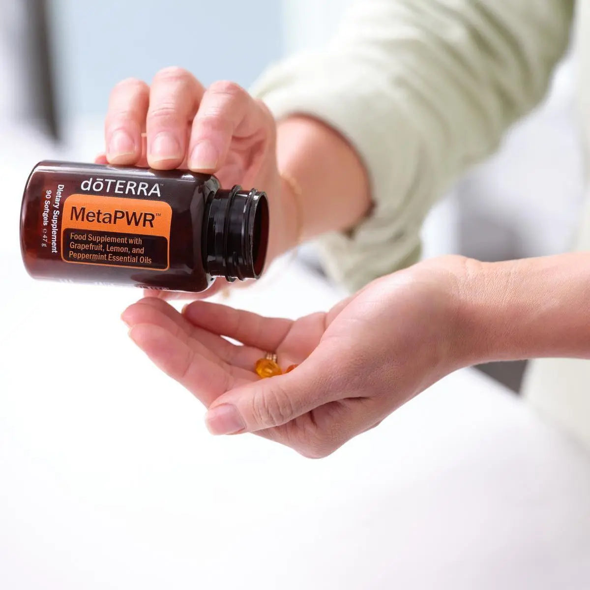 Cápsulas blandas MetaPWR™ dōTERRA EU 90ct — frasco, foto de producto