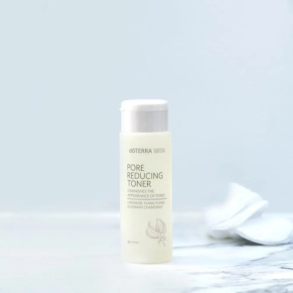 Tónico Reductor de Poros dōTERRA 118ml - frasco estilizado sobre fondo blanco